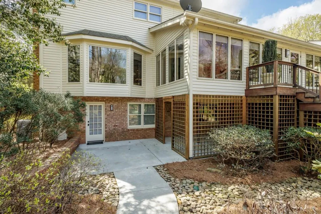 140 Old College Way, Sandy Springs, Georgia 30328, 4 Bedrooms Bedrooms, ,3 BathroomsBathrooms,Residential,Sold,140 Old College Way,7194587