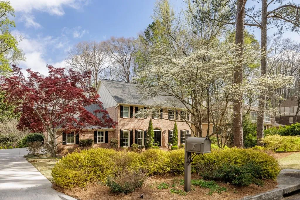 140 Old College Way, Sandy Springs, Georgia 30328, 4 Bedrooms Bedrooms, ,3 BathroomsBathrooms,Residential,Sold,140 Old College Way,7194587