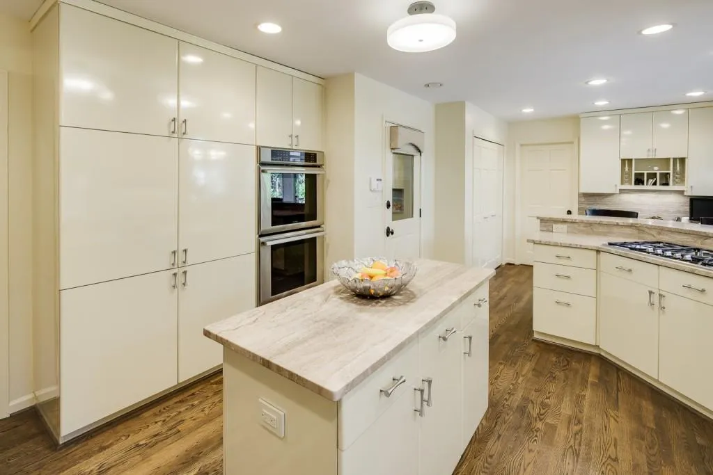 140 Old College Way, Sandy Springs, Georgia 30328, 4 Bedrooms Bedrooms, ,3 BathroomsBathrooms,Residential,Sold,140 Old College Way,7194587