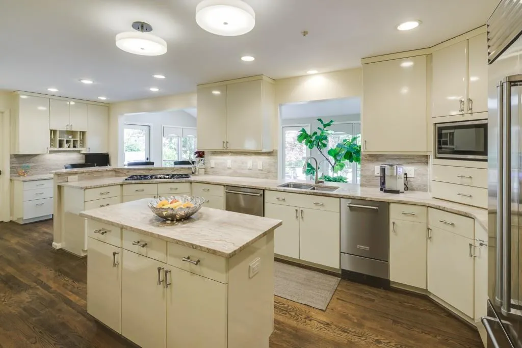 140 Old College Way, Sandy Springs, Georgia 30328, 4 Bedrooms Bedrooms, ,3 BathroomsBathrooms,Residential,Sold,140 Old College Way,7194587