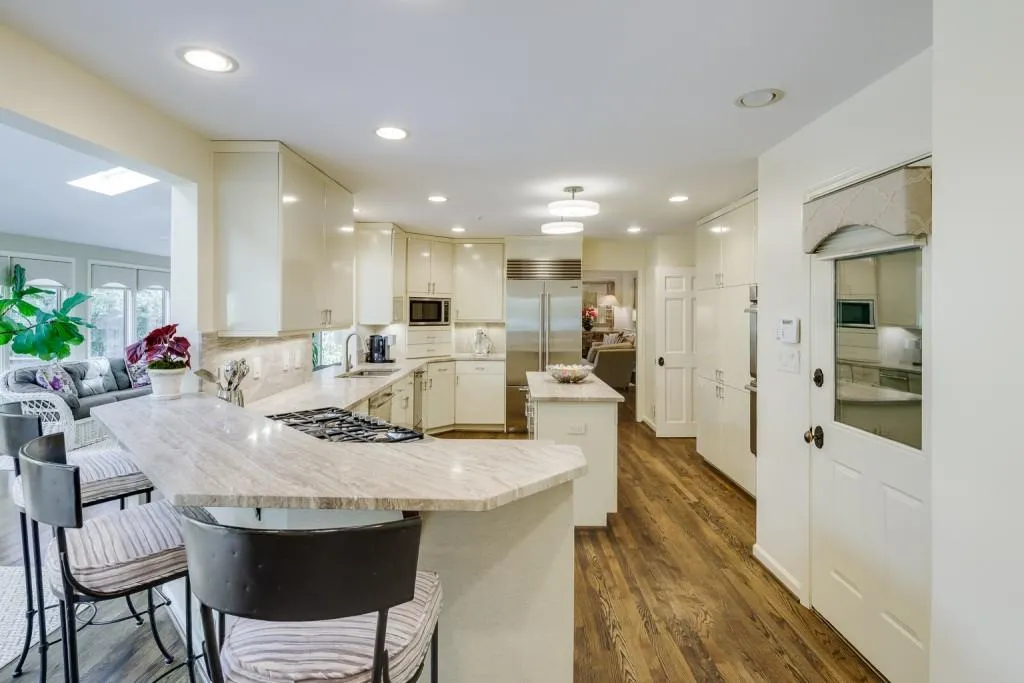 140 Old College Way, Sandy Springs, Georgia 30328, 4 Bedrooms Bedrooms, ,3 BathroomsBathrooms,Residential,Sold,140 Old College Way,7194587