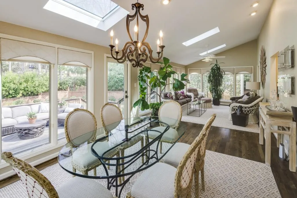 140 Old College Way, Sandy Springs, Georgia 30328, 4 Bedrooms Bedrooms, ,3 BathroomsBathrooms,Residential,Sold,140 Old College Way,7194587