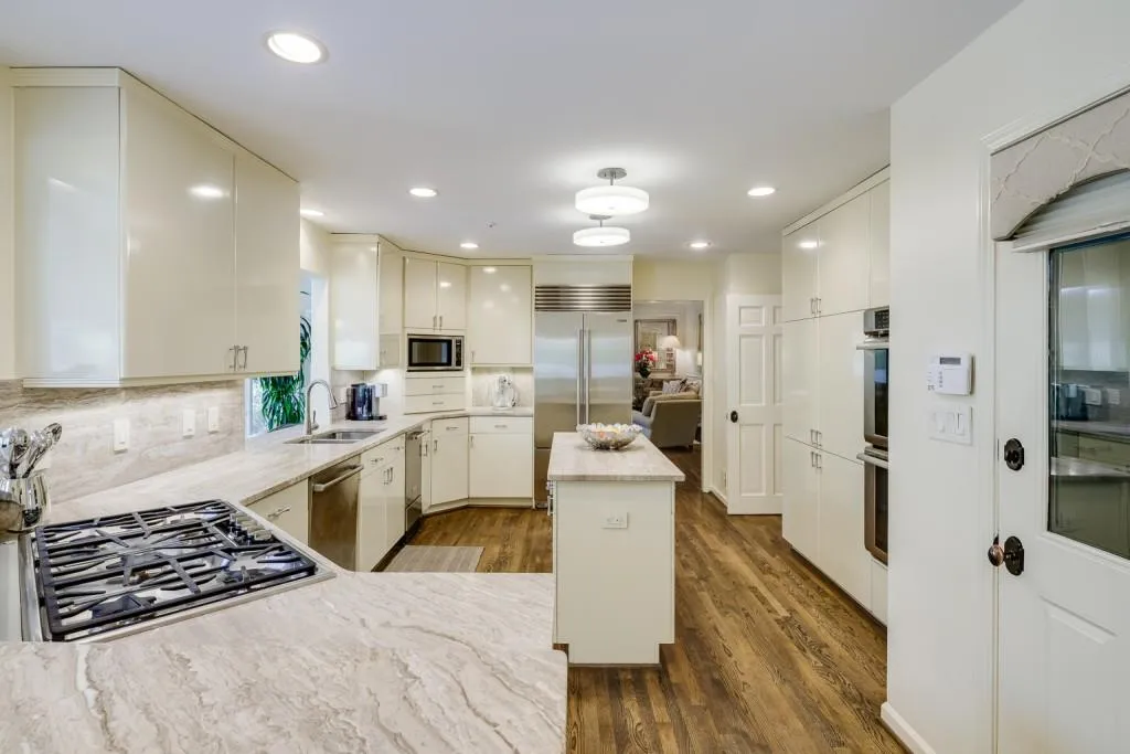 140 Old College Way, Sandy Springs, Georgia 30328, 4 Bedrooms Bedrooms, ,3 BathroomsBathrooms,Residential,Sold,140 Old College Way,7194587