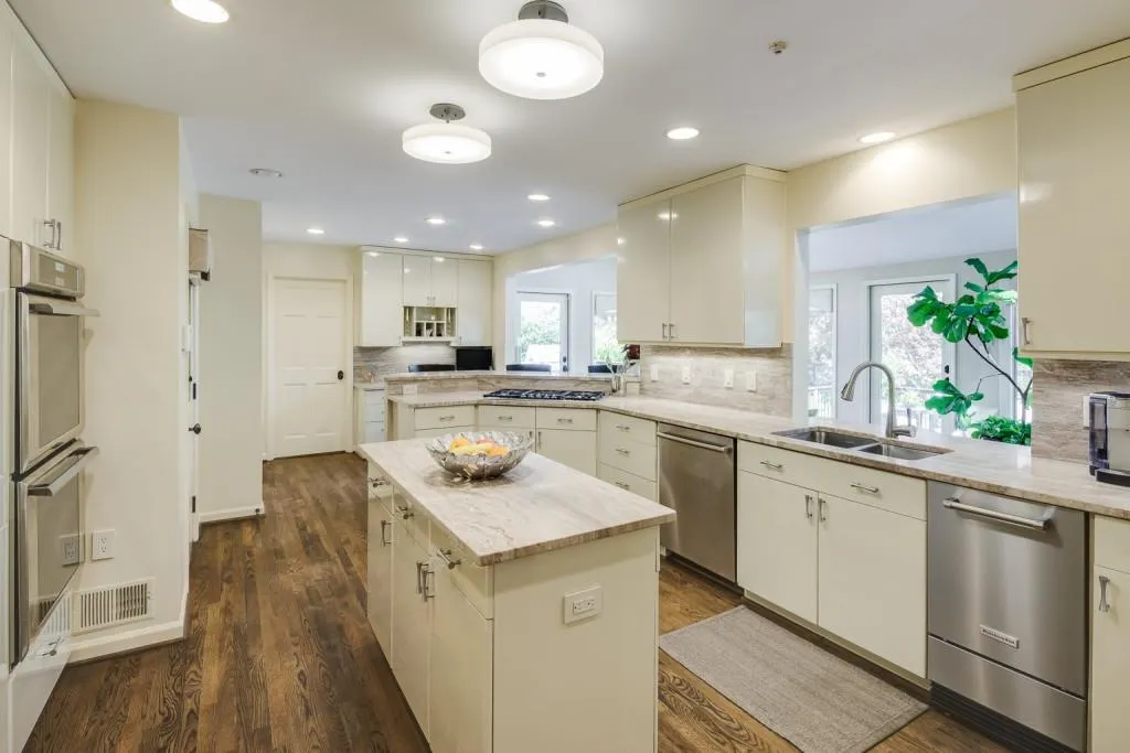 140 Old College Way, Sandy Springs, Georgia 30328, 4 Bedrooms Bedrooms, ,3 BathroomsBathrooms,Residential,Sold,140 Old College Way,7194587