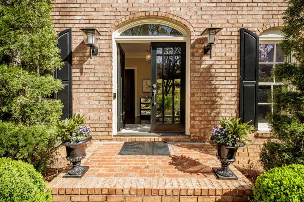 140 Old College Way, Sandy Springs, Georgia 30328, 4 Bedrooms Bedrooms, ,3 BathroomsBathrooms,Residential,Sold,140 Old College Way,7194587