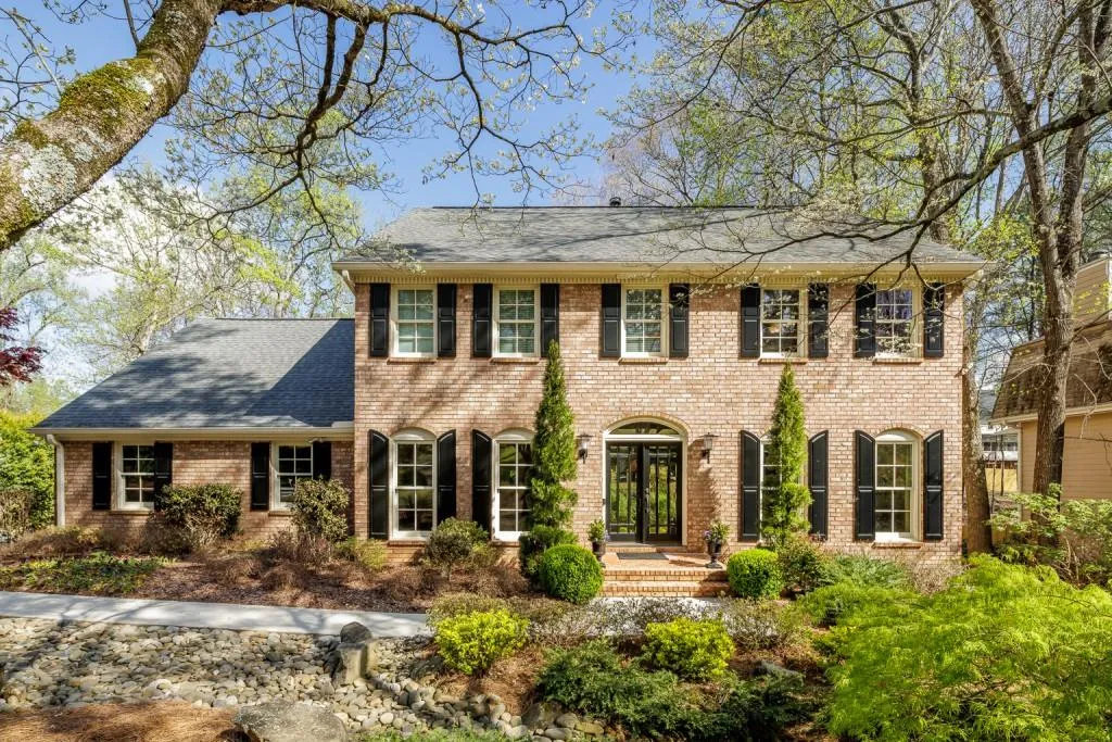 140 Old College Way, Sandy Springs, Georgia 30328, 4 Bedrooms Bedrooms, ,3 BathroomsBathrooms,Residential,Sold,140 Old College Way,7194587