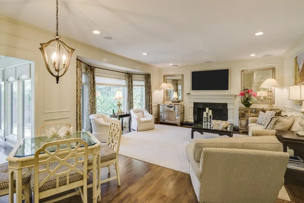 140 Old College Way, Sandy Springs, Georgia 30328, 4 Bedrooms Bedrooms, ,3 BathroomsBathrooms,Residential,Sold,140 Old College Way,7194587