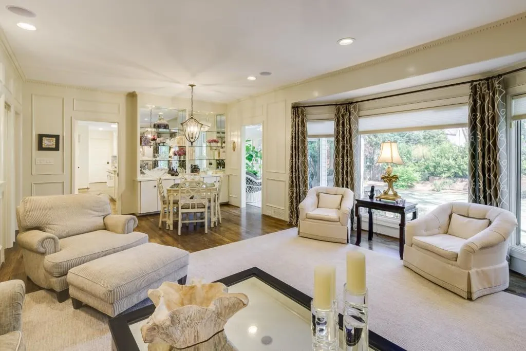 140 Old College Way, Sandy Springs, Georgia 30328, 4 Bedrooms Bedrooms, ,3 BathroomsBathrooms,Residential,Sold,140 Old College Way,7194587