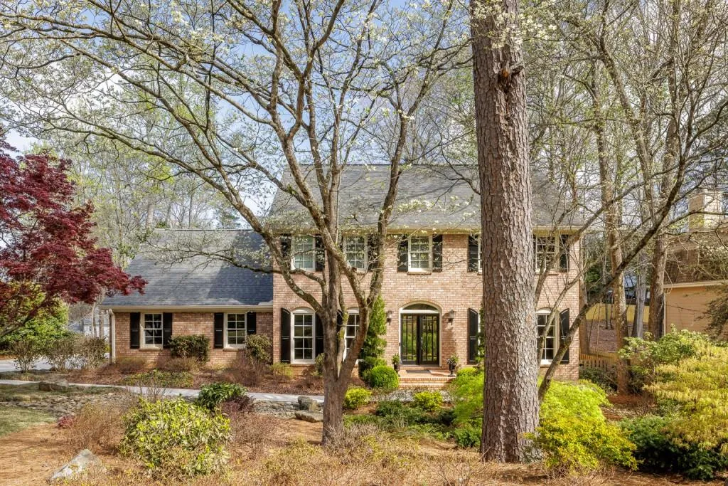 140 Old College Way, Sandy Springs, Georgia 30328, 4 Bedrooms Bedrooms, ,3 BathroomsBathrooms,Residential,Sold,140 Old College Way,7194587
