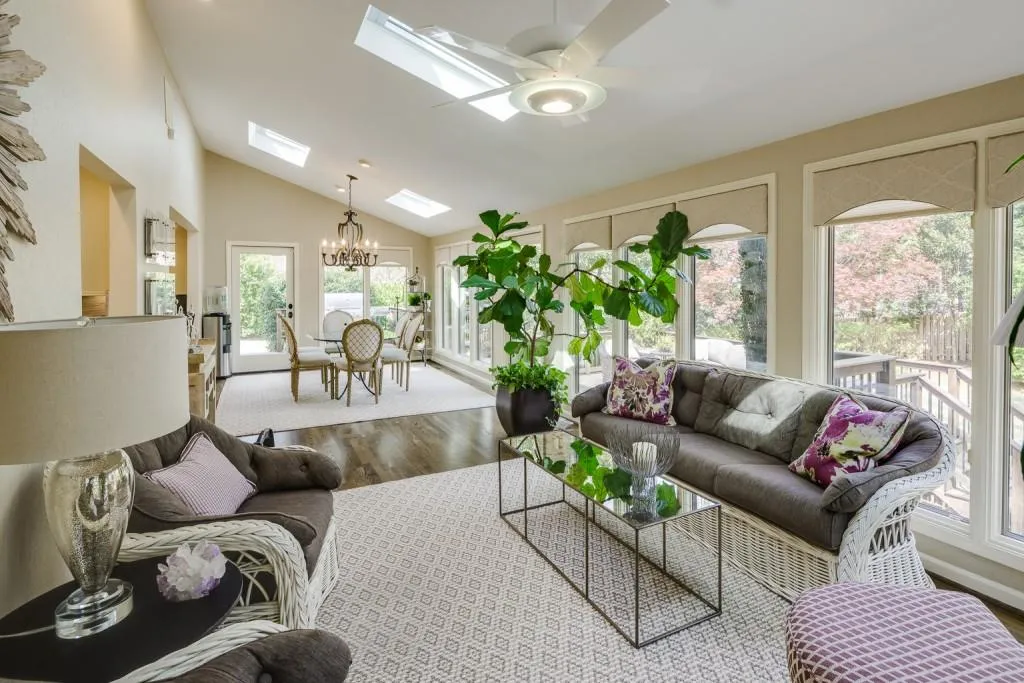 140 Old College Way, Sandy Springs, Georgia 30328, 4 Bedrooms Bedrooms, ,3 BathroomsBathrooms,Residential,Sold,140 Old College Way,7194587