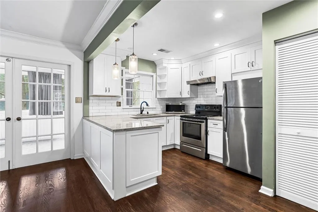 144 Woodmere Square Nw, Atlanta, Georgia 30327, 2 Bedrooms Bedrooms, 0 ,2 BathroomsBathrooms,Residential,For Sale,144 Woodmere Square Nw,7715563