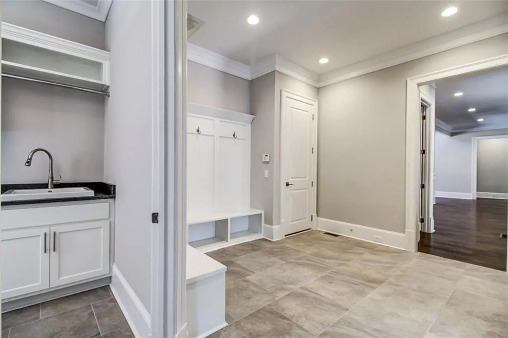 3067 Oglethorpe Way, Brookhaven, Georgia 30319, 5 Bedrooms Bedrooms, ,5 BathroomsBathrooms,Residential,Sold,3067 Oglethorpe Way,5713323