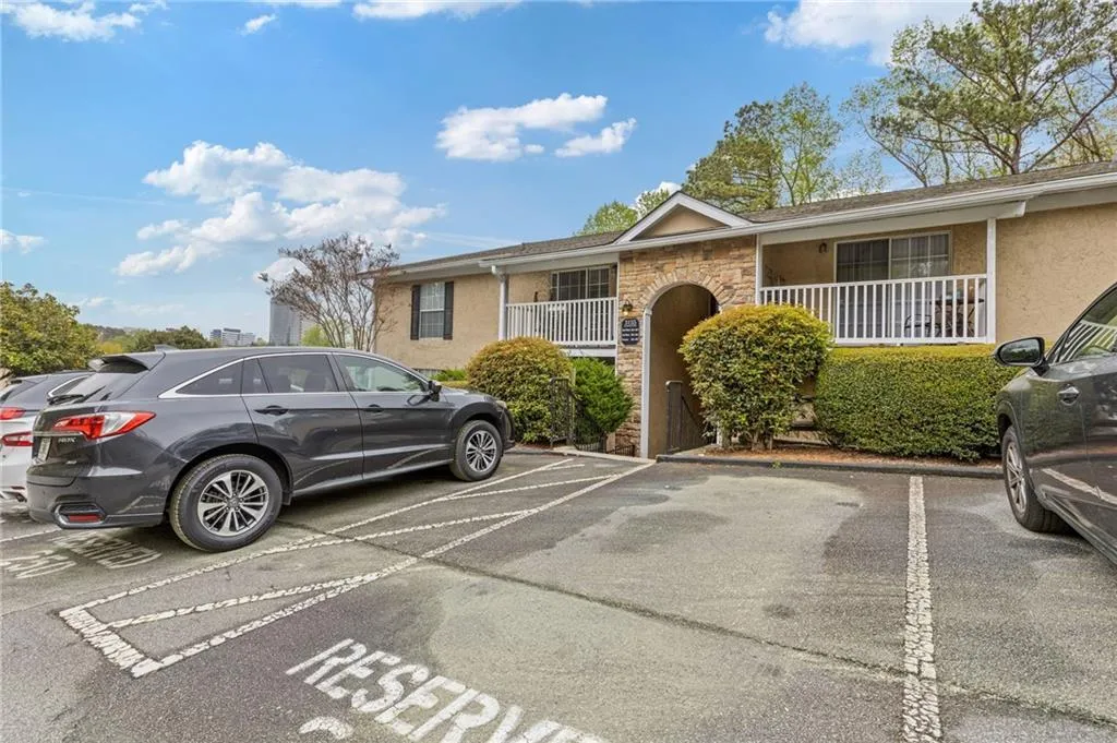 3155 Seven Pines Court Unit 303, Atlanta, Georgia 30339, 2 Bedrooms Bedrooms, ,2 BathroomsBathrooms,Residential,Sold,3155 Seven Pines Court Unit 303,7552756