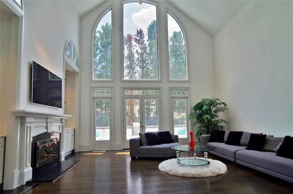 125 Helmsley Drive, Atlanta, Georgia 30327, 5 Bedrooms Bedrooms, ,5 BathroomsBathrooms,Residential,Sold,125 Helmsley Drive,5779307