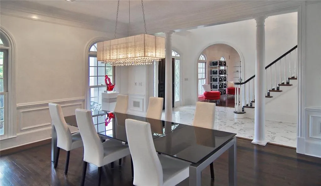 125 Helmsley Drive, Atlanta, Georgia 30327, 5 Bedrooms Bedrooms, ,5 BathroomsBathrooms,Residential,Sold,125 Helmsley Drive,5779307