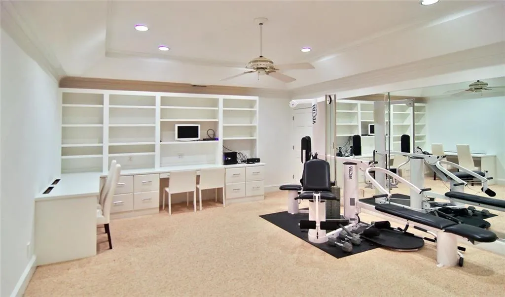 125 Helmsley Drive, Atlanta, Georgia 30327, 5 Bedrooms Bedrooms, ,5 BathroomsBathrooms,Residential,Sold,125 Helmsley Drive,5779307