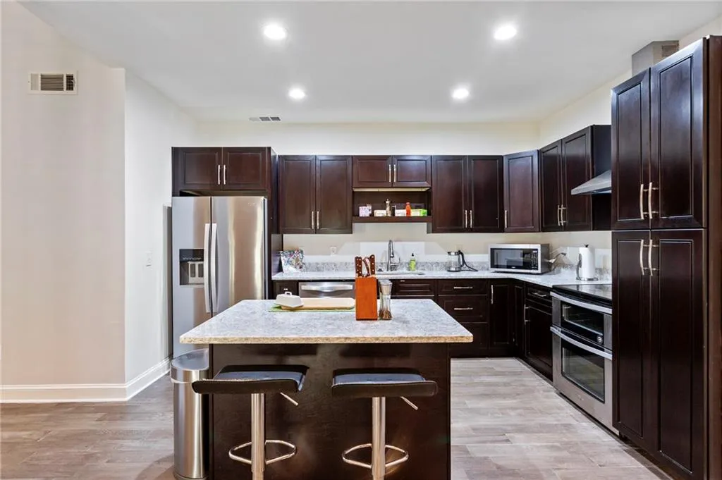 305 Brandywine Circle, Atlanta, Georgia 30350, 3 Bedrooms Bedrooms, ,2 BathroomsBathrooms,Residential,Sold,305 Brandywine Circle,6934031