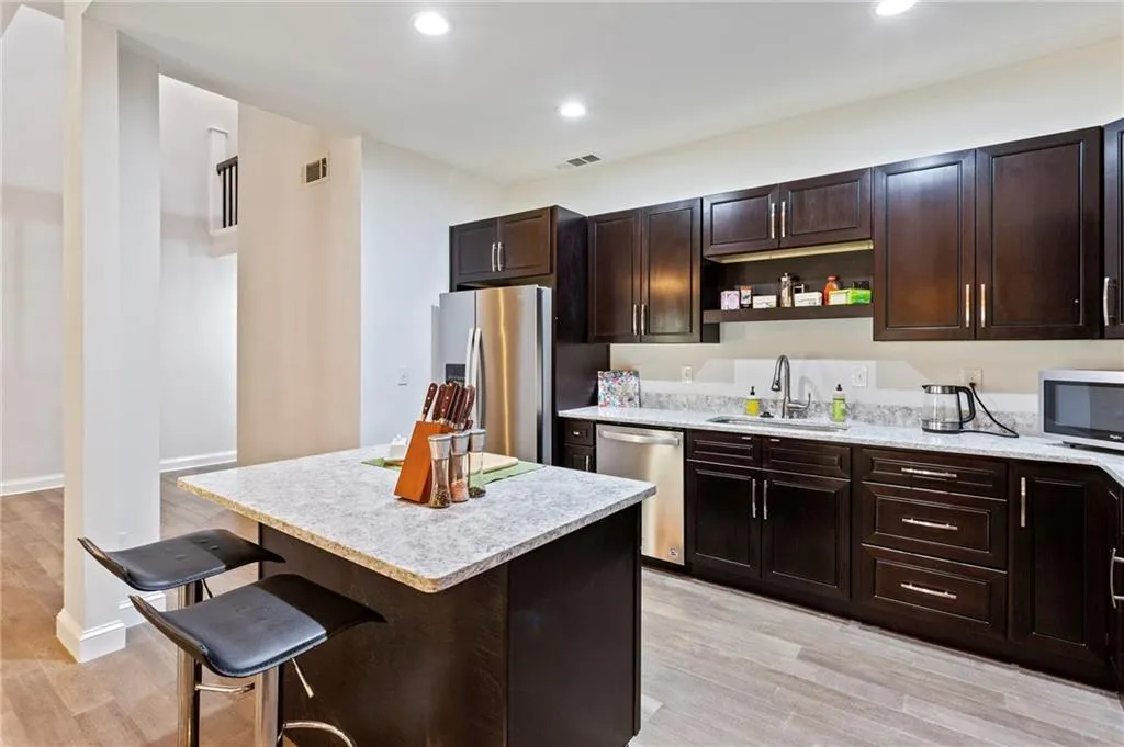 305 Brandywine Circle, Atlanta, Georgia 30350, 3 Bedrooms Bedrooms, ,2 BathroomsBathrooms,Residential,Sold,305 Brandywine Circle,6934031