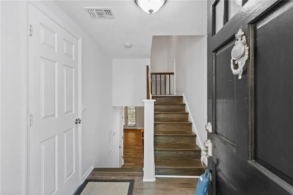 305 Brandywine Circle, Atlanta, Georgia 30350, 3 Bedrooms Bedrooms, ,2 BathroomsBathrooms,Residential,Sold,305 Brandywine Circle,6934031