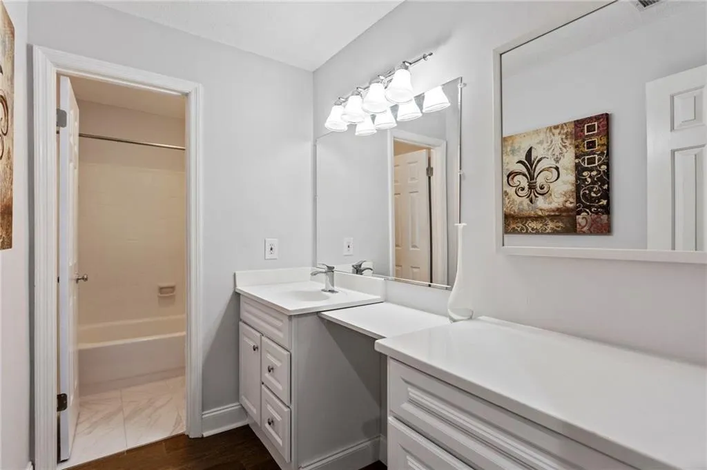 305 Brandywine Circle, Atlanta, Georgia 30350, 3 Bedrooms Bedrooms, ,2 BathroomsBathrooms,Residential,Sold,305 Brandywine Circle,6934031