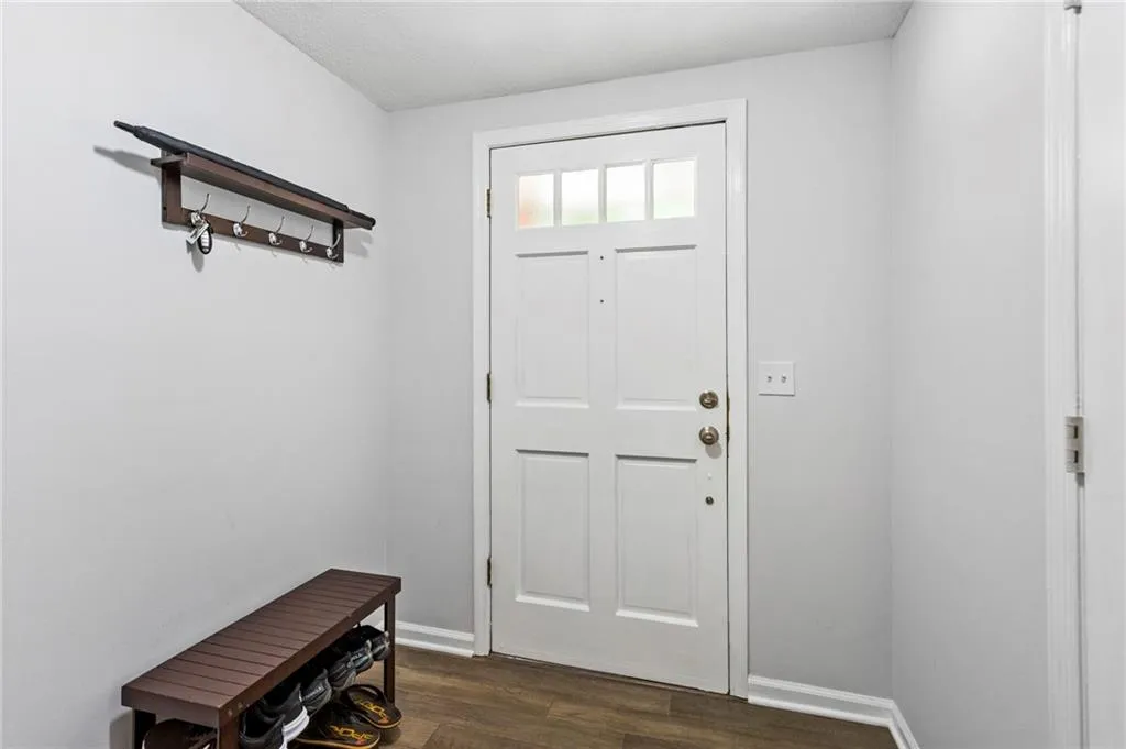 305 Brandywine Circle, Atlanta, Georgia 30350, 3 Bedrooms Bedrooms, ,2 BathroomsBathrooms,Residential,Sold,305 Brandywine Circle,6934031