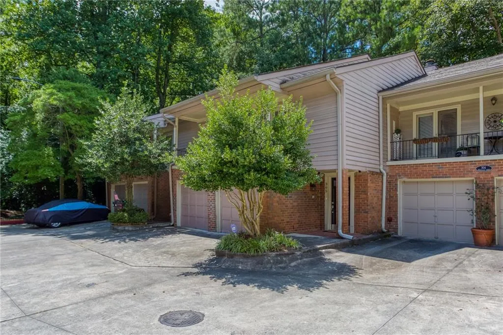 305 Brandywine Circle, Atlanta, Georgia 30350, 3 Bedrooms Bedrooms, ,2 BathroomsBathrooms,Residential,Sold,305 Brandywine Circle,6934031