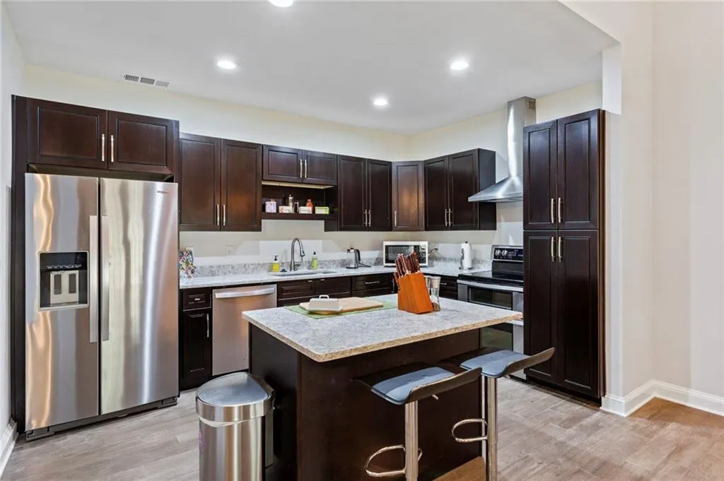 305 Brandywine Circle, Atlanta, Georgia 30350, 3 Bedrooms Bedrooms, ,2 BathroomsBathrooms,Residential,Sold,305 Brandywine Circle,6934031