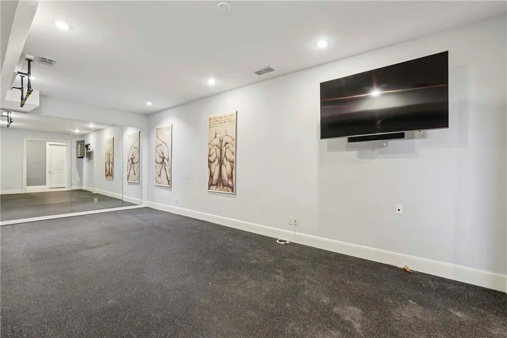 Nice big gym in the basement