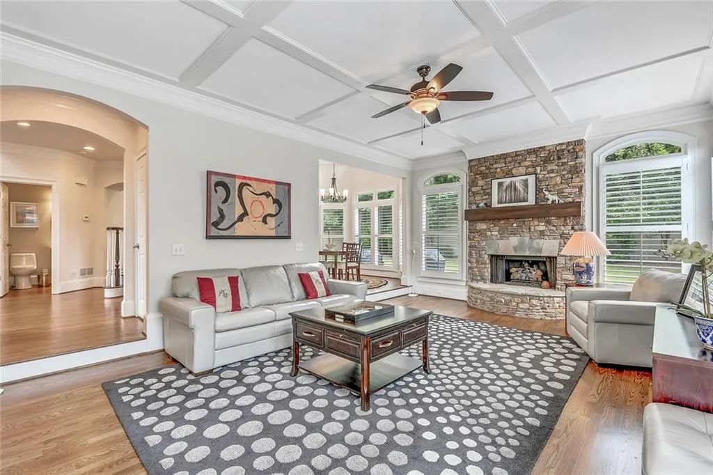 265 Spalding Springs Lane, Sandy Springs, Georgia 30350, 5 Bedrooms Bedrooms, ,4 BathroomsBathrooms,Residential,Sold,265 Spalding Springs Lane,6518661
