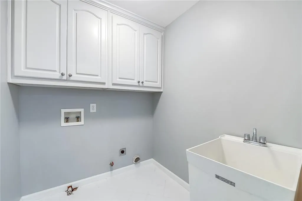 265 Spalding Springs Lane, Sandy Springs, Georgia 30350, 5 Bedrooms Bedrooms, ,4 BathroomsBathrooms,Residential,Sold,265 Spalding Springs Lane,6518661