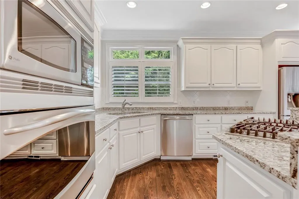 265 Spalding Springs Lane, Sandy Springs, Georgia 30350, 5 Bedrooms Bedrooms, ,4 BathroomsBathrooms,Residential,Sold,265 Spalding Springs Lane,6518661