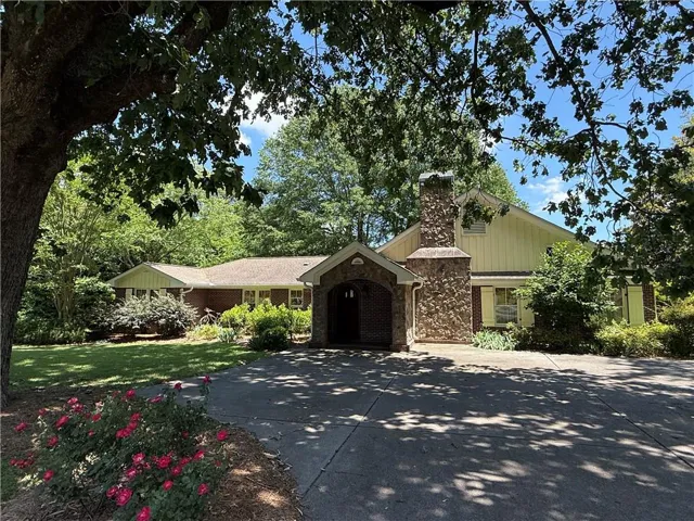 224 Hillcrest Drive, Calhoun, Georgia 30701
