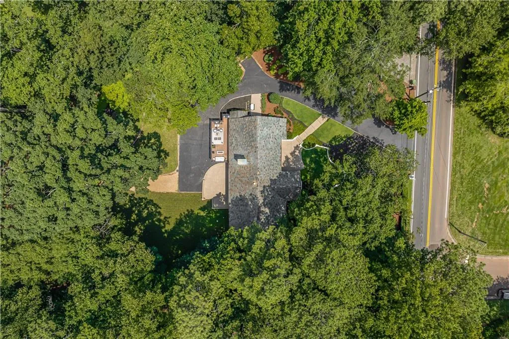 737 W Conway Drive Nw, Atlanta, Georgia 30327, 4 Bedrooms Bedrooms, ,4 BathroomsBathrooms,Residential,For Sale,737 W Conway Drive Nw,7620286