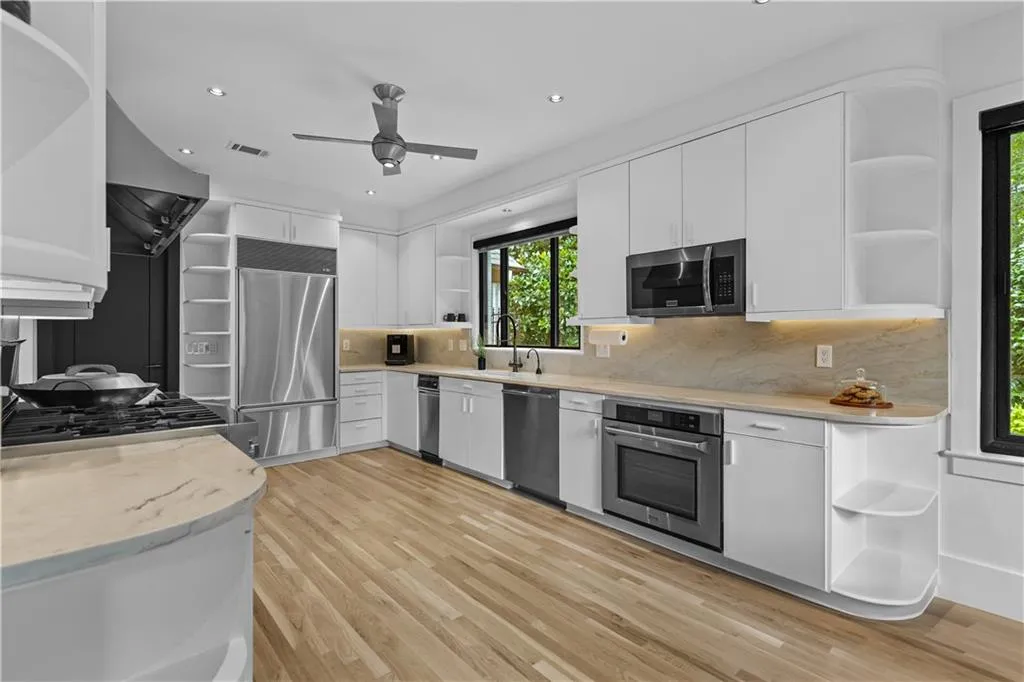 737 W Conway Drive Nw, Atlanta, Georgia 30327, 4 Bedrooms Bedrooms, ,4 BathroomsBathrooms,Residential,For Sale,737 W Conway Drive Nw,7620286