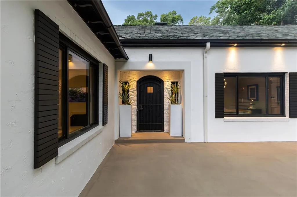 737 W Conway Drive Nw, Atlanta, Georgia 30327, 4 Bedrooms Bedrooms, ,4 BathroomsBathrooms,Residential,For Sale,737 W Conway Drive Nw,7620286