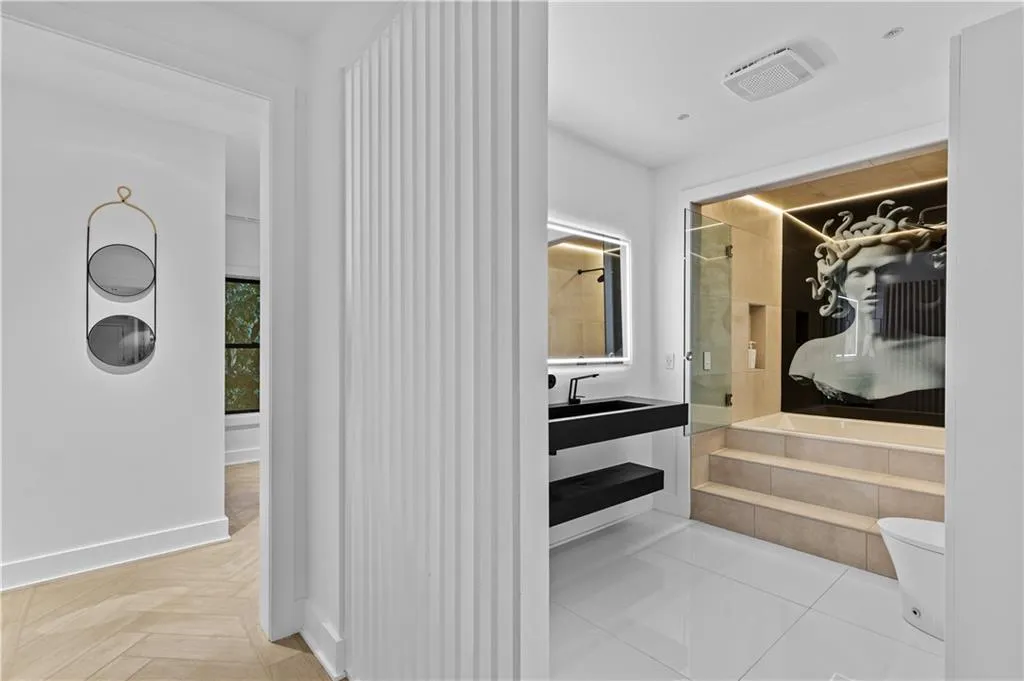 737 W Conway Drive Nw, Atlanta, Georgia 30327, 4 Bedrooms Bedrooms, ,4 BathroomsBathrooms,Residential,For Sale,737 W Conway Drive Nw,7620286