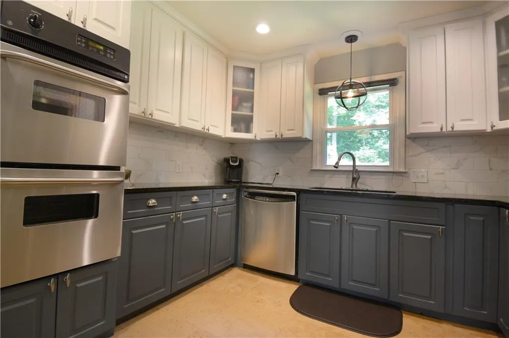 760 Spalding Drive, Atlanta, Georgia 30328, 5 Bedrooms Bedrooms, ,3 BathroomsBathrooms,Residential,Sold,760 Spalding Drive,6573433