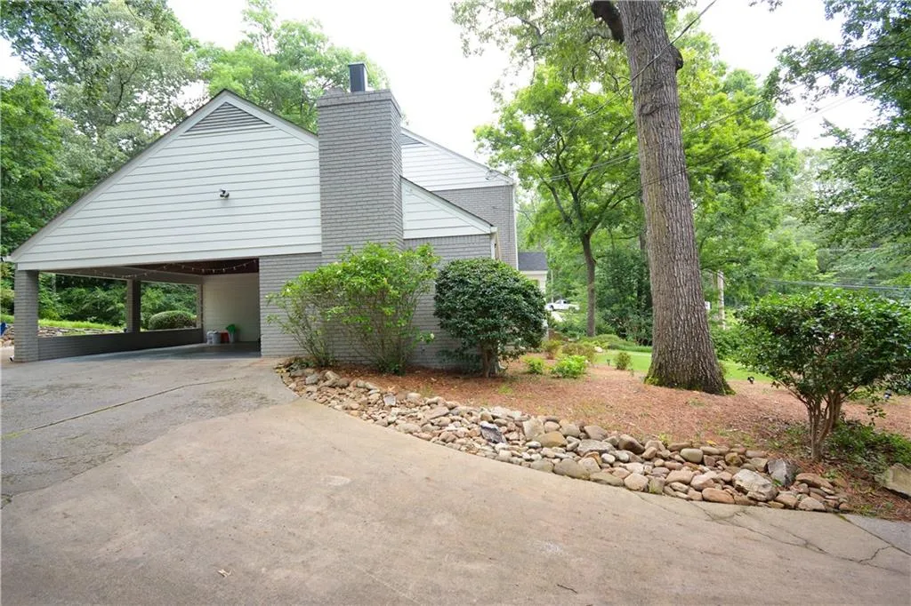 760 Spalding Drive, Atlanta, Georgia 30328, 5 Bedrooms Bedrooms, ,3 BathroomsBathrooms,Residential,Sold,760 Spalding Drive,6573433