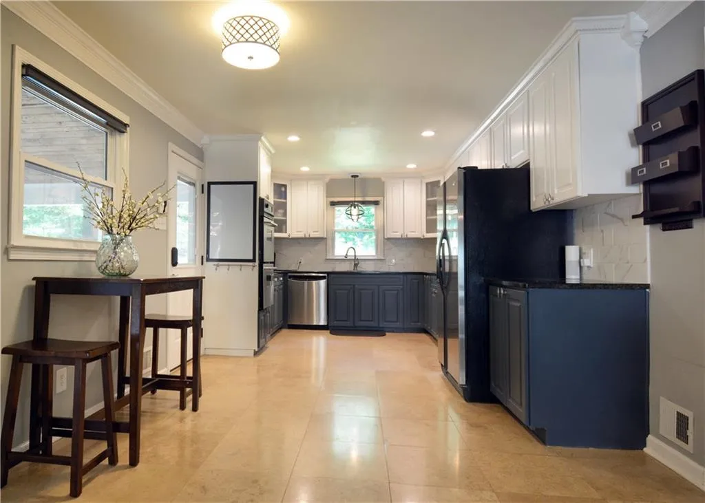 760 Spalding Drive, Atlanta, Georgia 30328, 5 Bedrooms Bedrooms, ,3 BathroomsBathrooms,Residential,Sold,760 Spalding Drive,6573433