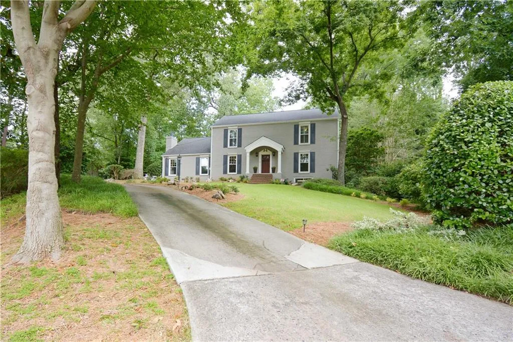 760 Spalding Drive, Atlanta, Georgia 30328, 5 Bedrooms Bedrooms, ,3 BathroomsBathrooms,Residential,Sold,760 Spalding Drive,6573433