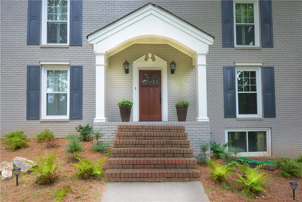 760 Spalding Drive, Atlanta, Georgia 30328, 5 Bedrooms Bedrooms, ,3 BathroomsBathrooms,Residential,Sold,760 Spalding Drive,6573433