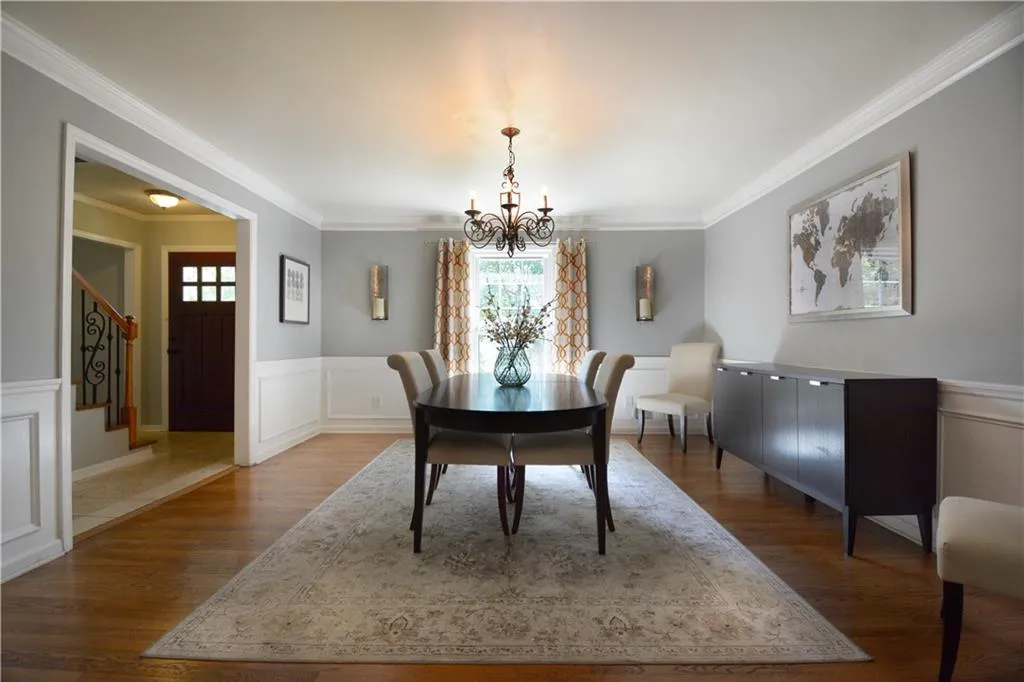 760 Spalding Drive, Atlanta, Georgia 30328, 5 Bedrooms Bedrooms, ,3 BathroomsBathrooms,Residential,Sold,760 Spalding Drive,6573433