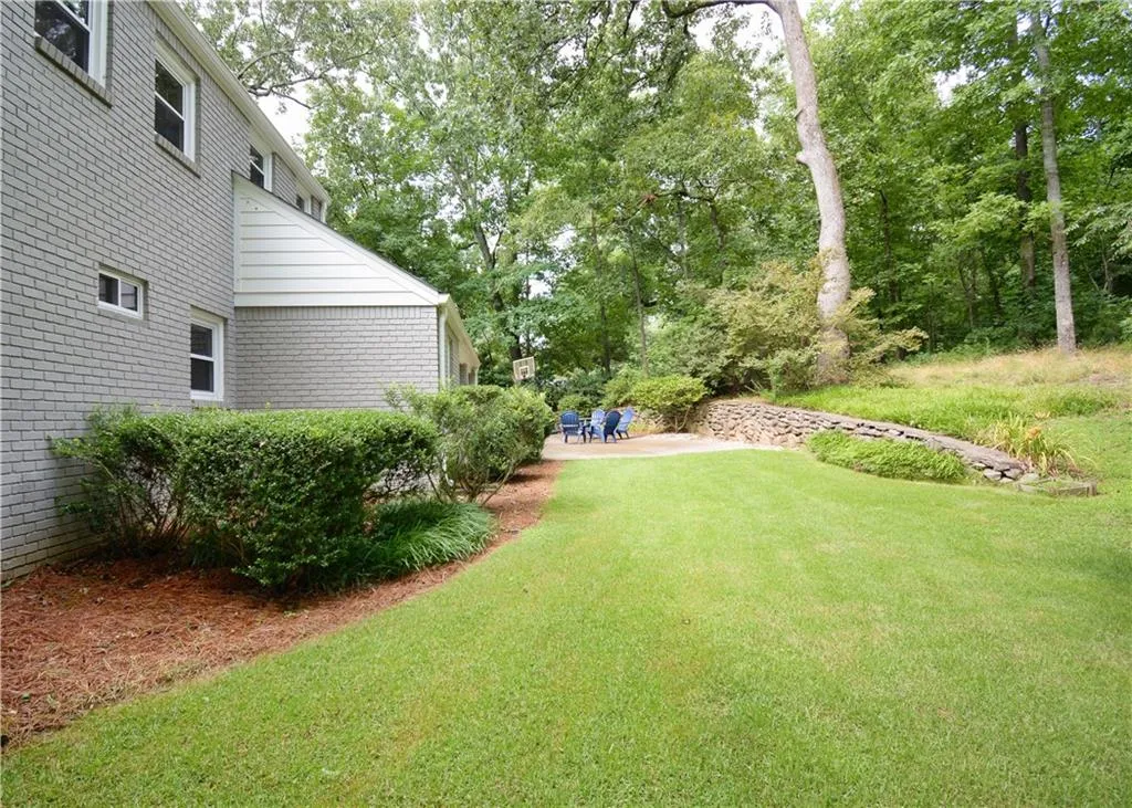 760 Spalding Drive, Atlanta, Georgia 30328, 5 Bedrooms Bedrooms, ,3 BathroomsBathrooms,Residential,Sold,760 Spalding Drive,6573433