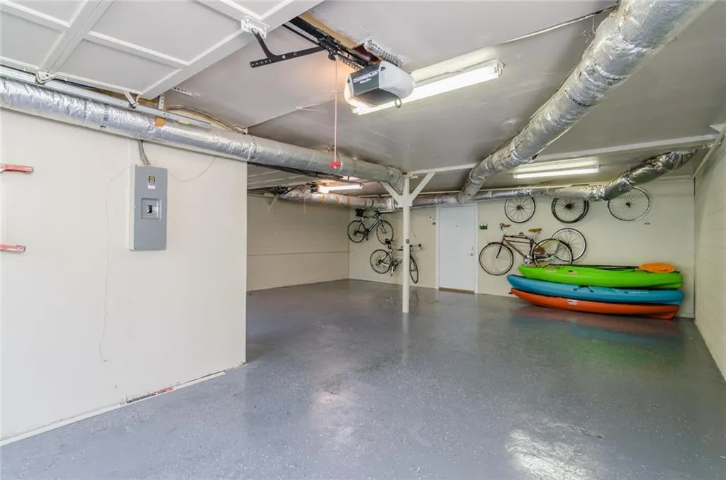 5996 Mitchell Road Unit 6, Atlanta, Georgia 30328, 3 Bedrooms Bedrooms, ,3 BathroomsBathrooms,Residential,Sold,5996 Mitchell Road Unit 6,5820065