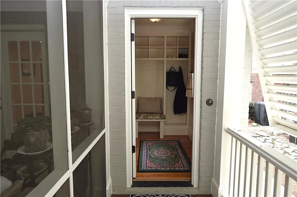 Side Porch Entry Side Porch Entry