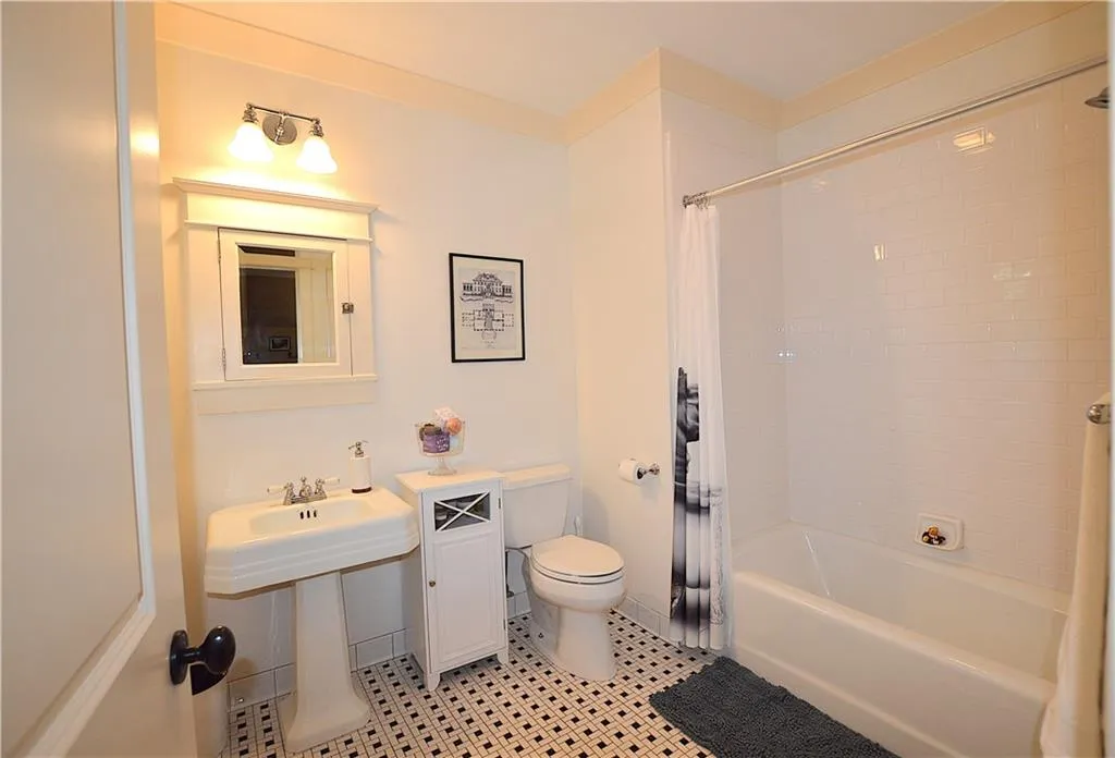 Ensuite Bathroom Ensuite Bathroom