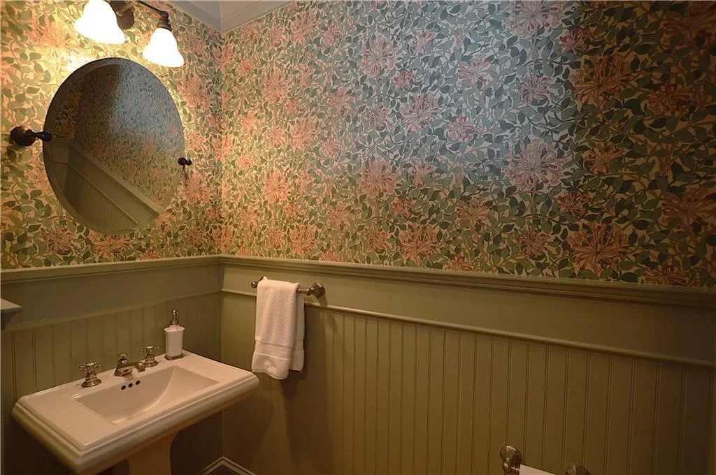 Powder Room Powder Room