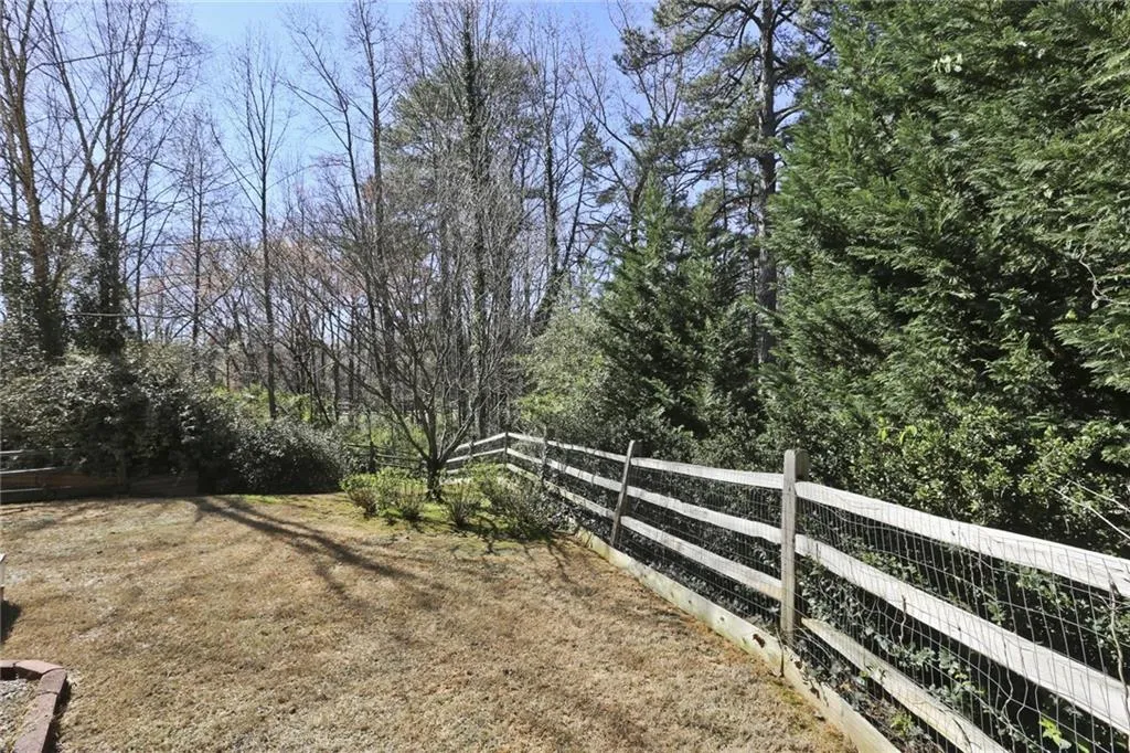 1040 Lancaster Walk, Sandy Springs, Georgia 30328, 3 Bedrooms Bedrooms, ,3 BathroomsBathrooms,Residential,Sold,1040 Lancaster Walk,5818068