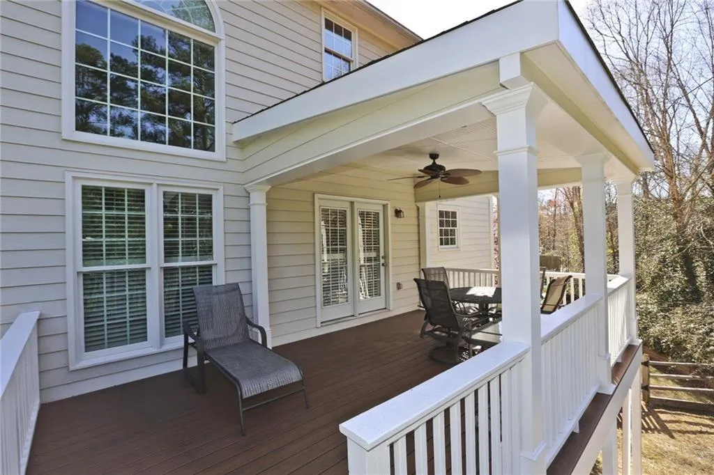 1040 Lancaster Walk, Sandy Springs, Georgia 30328, 3 Bedrooms Bedrooms, ,3 BathroomsBathrooms,Residential,Sold,1040 Lancaster Walk,5818068