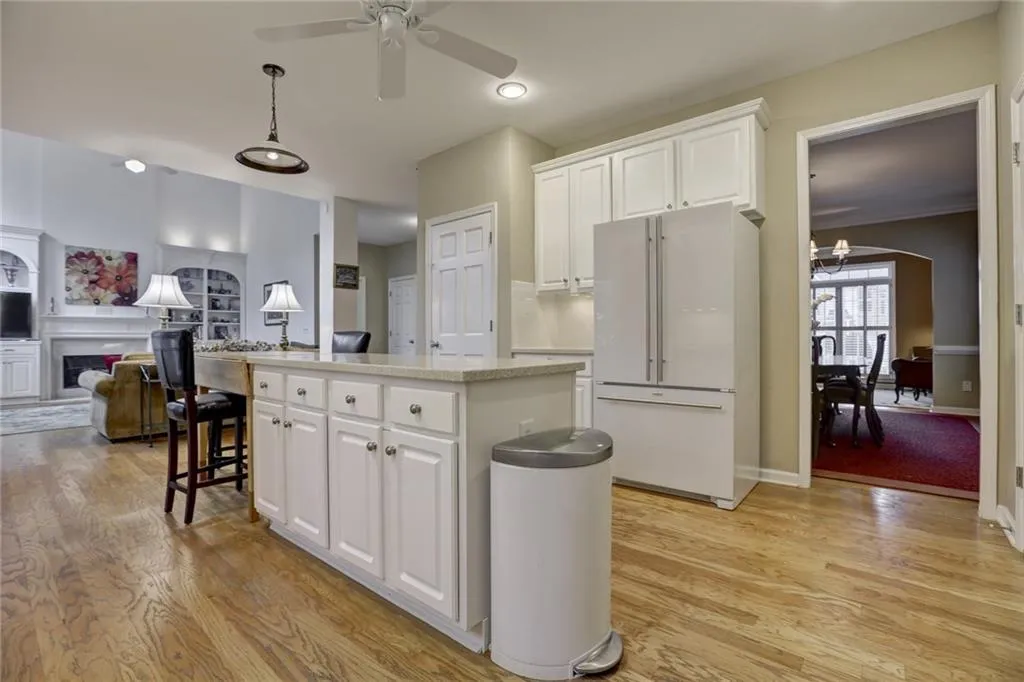 1040 Lancaster Walk, Sandy Springs, Georgia 30328, 3 Bedrooms Bedrooms, ,3 BathroomsBathrooms,Residential,Sold,1040 Lancaster Walk,5818068